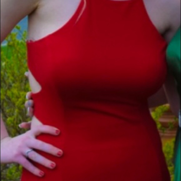 🎉SOLD🎉Red dress - Picture 6 of 6